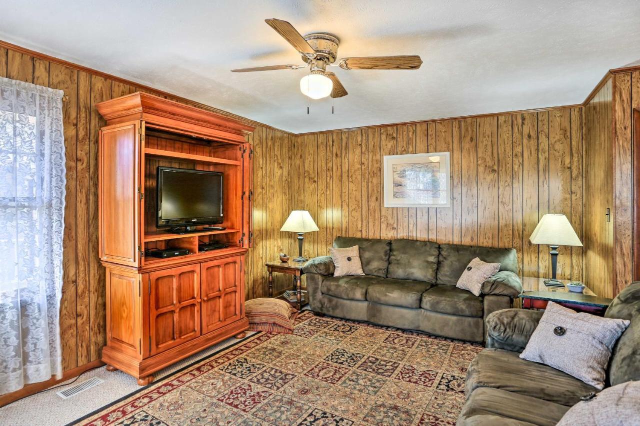 Lake Waccamaw Home With Fenced Yard And Shared Pier! Eksteriør billede