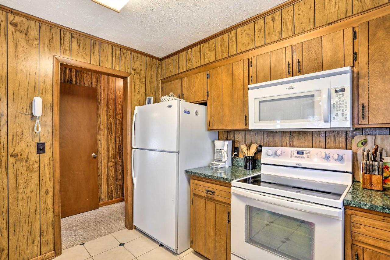 Lake Waccamaw Home With Fenced Yard And Shared Pier! Eksteriør billede