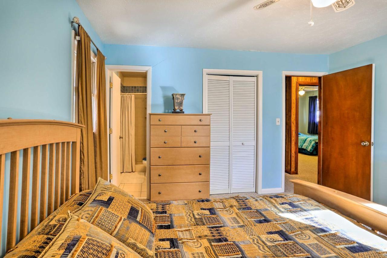 Lake Waccamaw Home With Fenced Yard And Shared Pier! Eksteriør billede