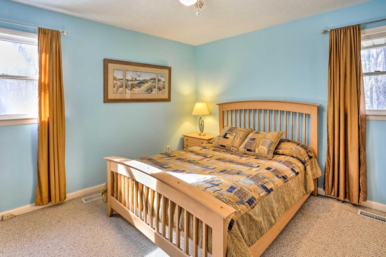 Lake Waccamaw Home With Fenced Yard And Shared Pier! Eksteriør billede
