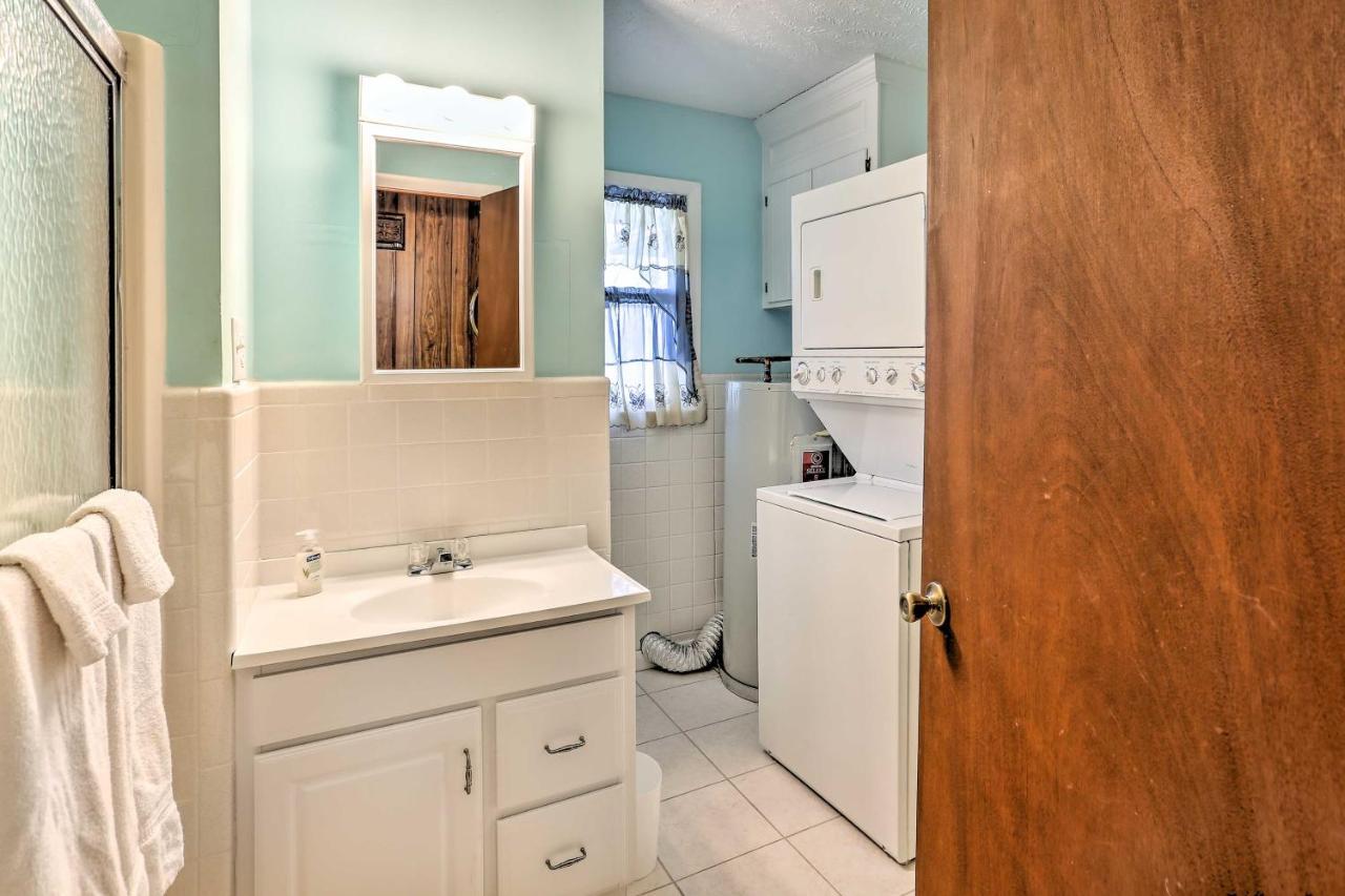 Lake Waccamaw Home With Fenced Yard And Shared Pier! Eksteriør billede