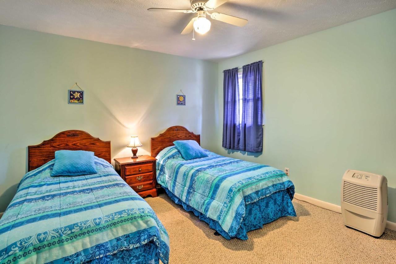 Lake Waccamaw Home With Fenced Yard And Shared Pier! Eksteriør billede